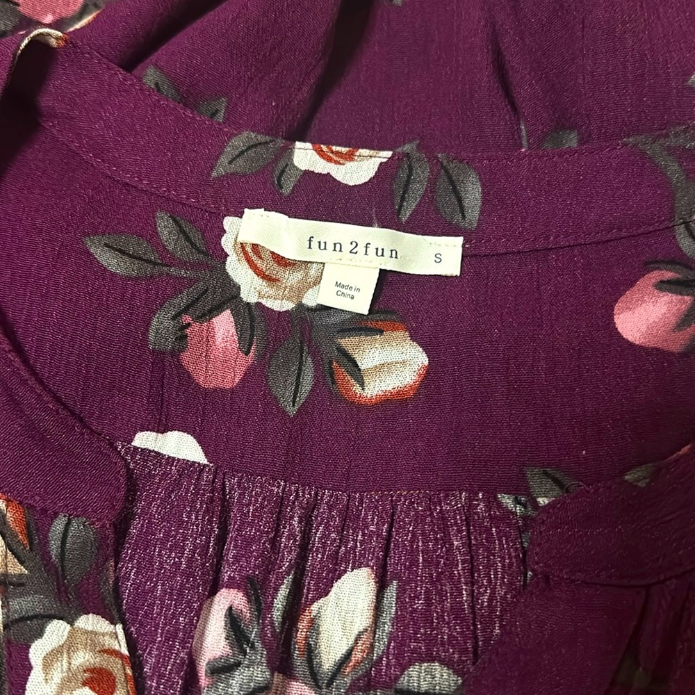 NWOT FUN 2 FUN floral blouse purple - Picture 4 of 5